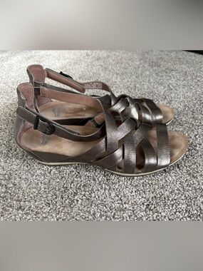 Metallic Dansko Strappy Women’s Sandals size 40